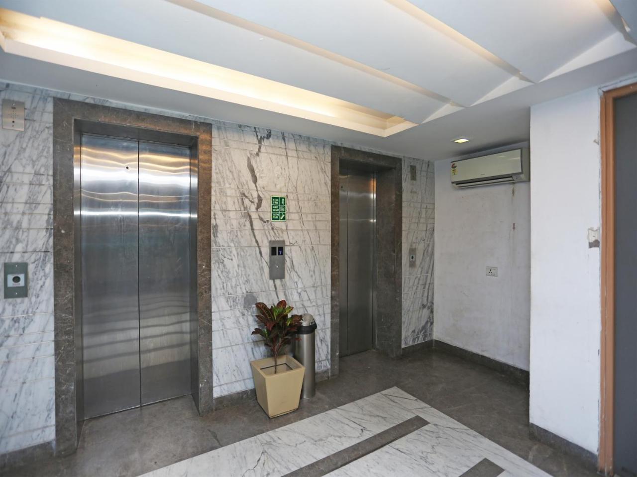 Capital O 10212 Hotel West Willows Xanadu Calcutta Extérieur photo