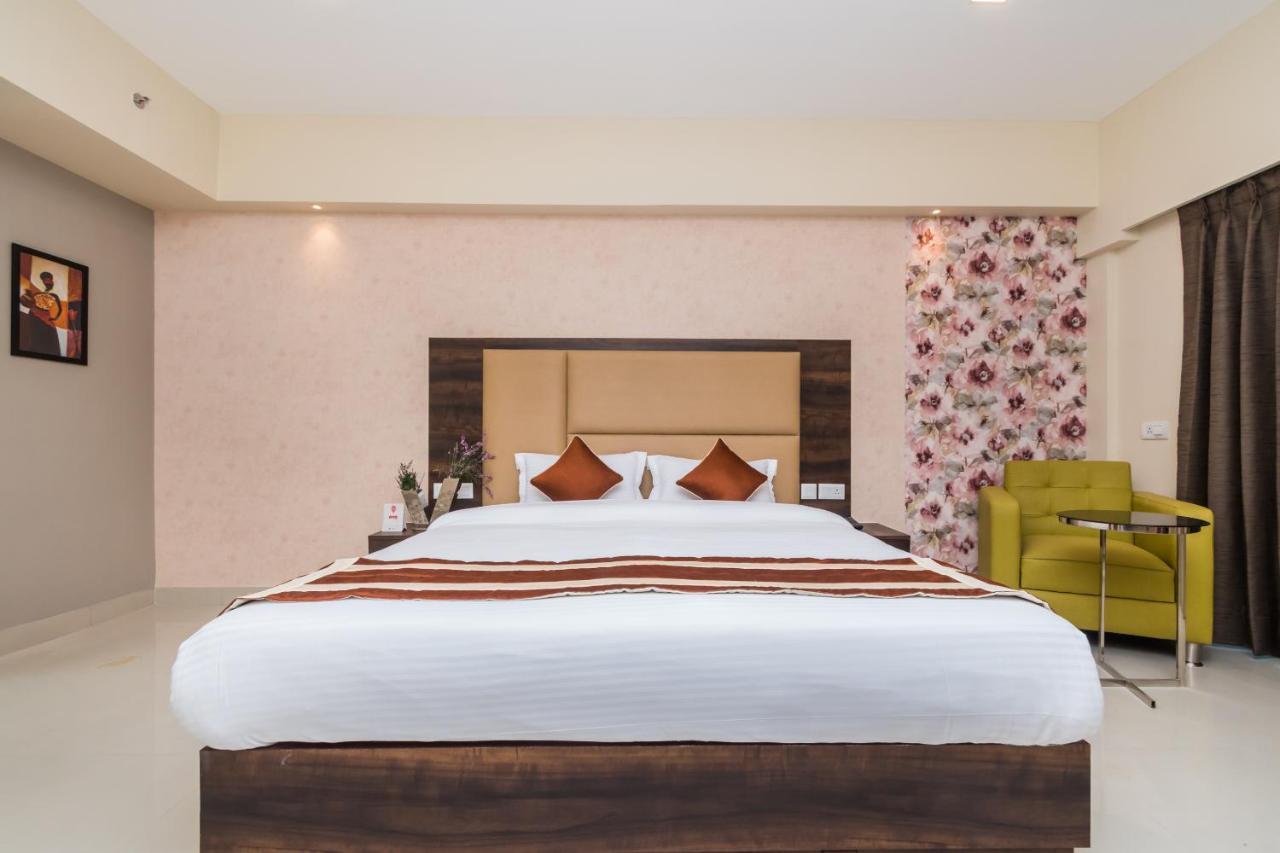 Capital O 10212 Hotel West Willows Xanadu Calcutta Extérieur photo