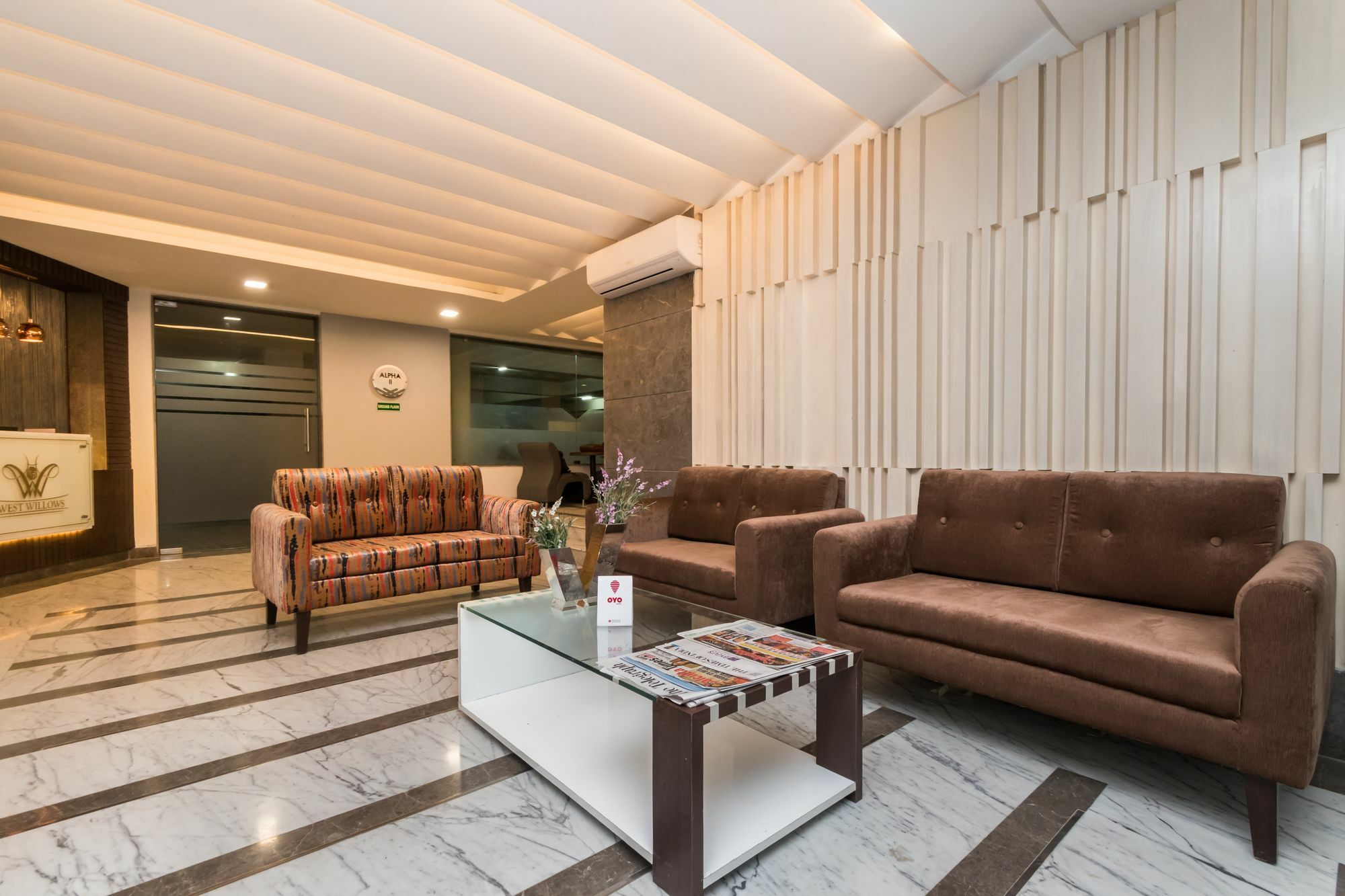 Capital O 10212 Hotel West Willows Xanadu Calcutta Extérieur photo