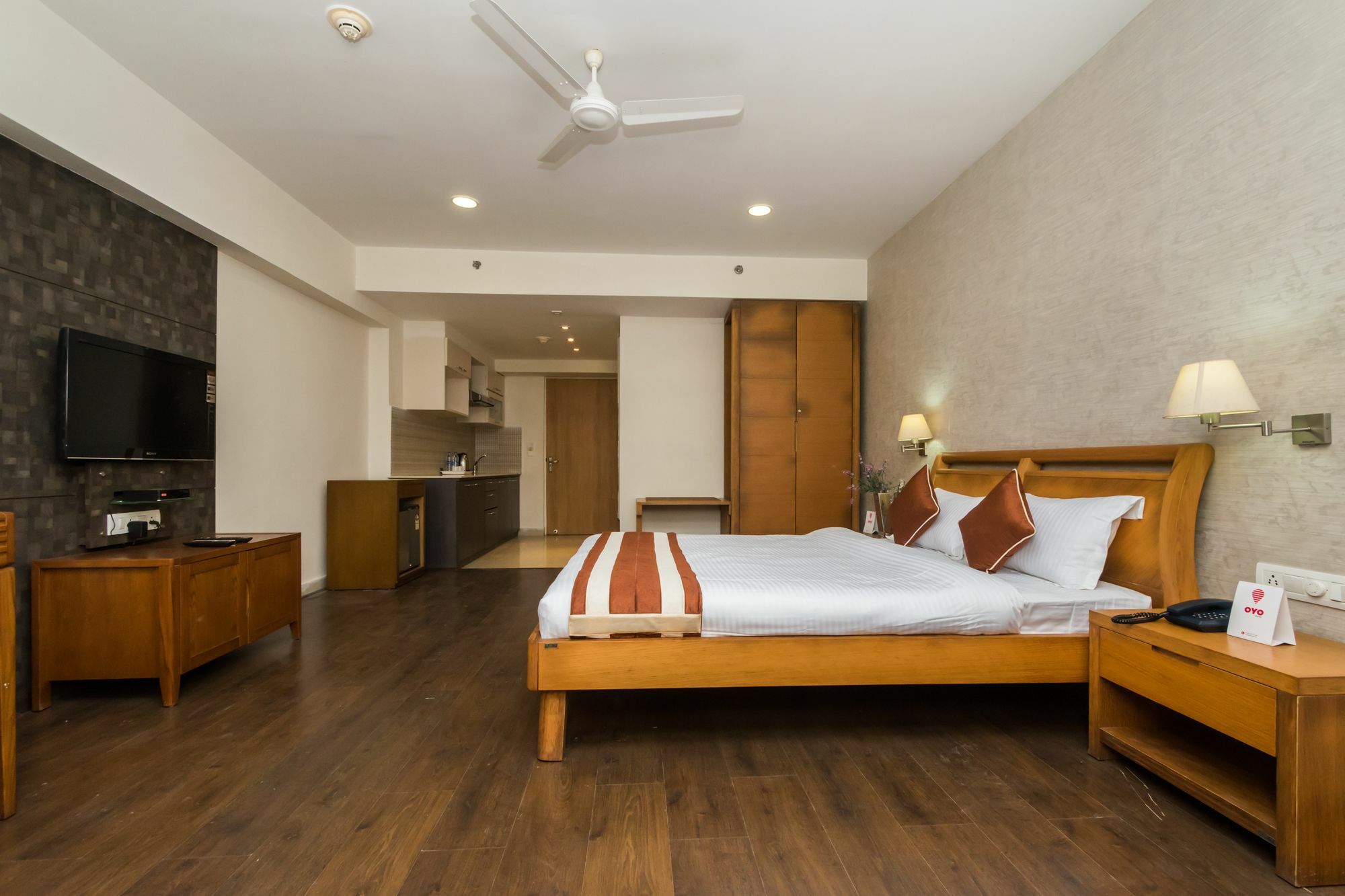 Capital O 10212 Hotel West Willows Xanadu Calcutta Extérieur photo